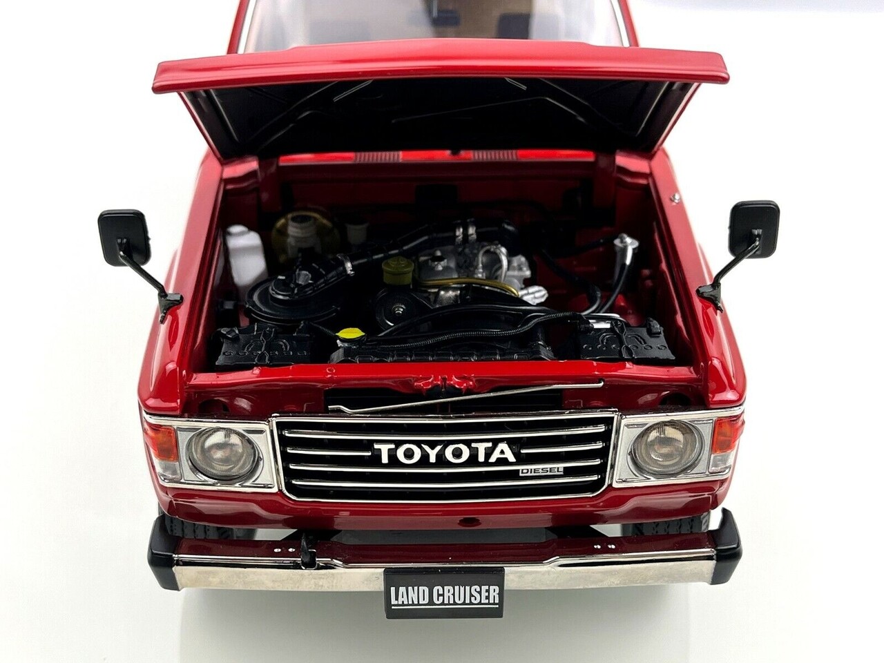 Toyota Toyota Land Cruiser 60 - 1:18 - Kyosho Toyota Toyota Land Cruiser 60 - 1:18 - Kyosho