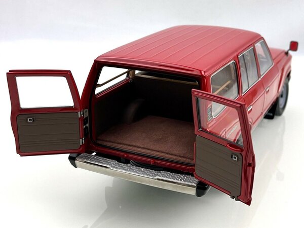 Toyota Toyota Land Cruiser 60 - 1:18 - Kyosho Toyota Toyota Land Cruiser 60 - 1:18 - Kyosho