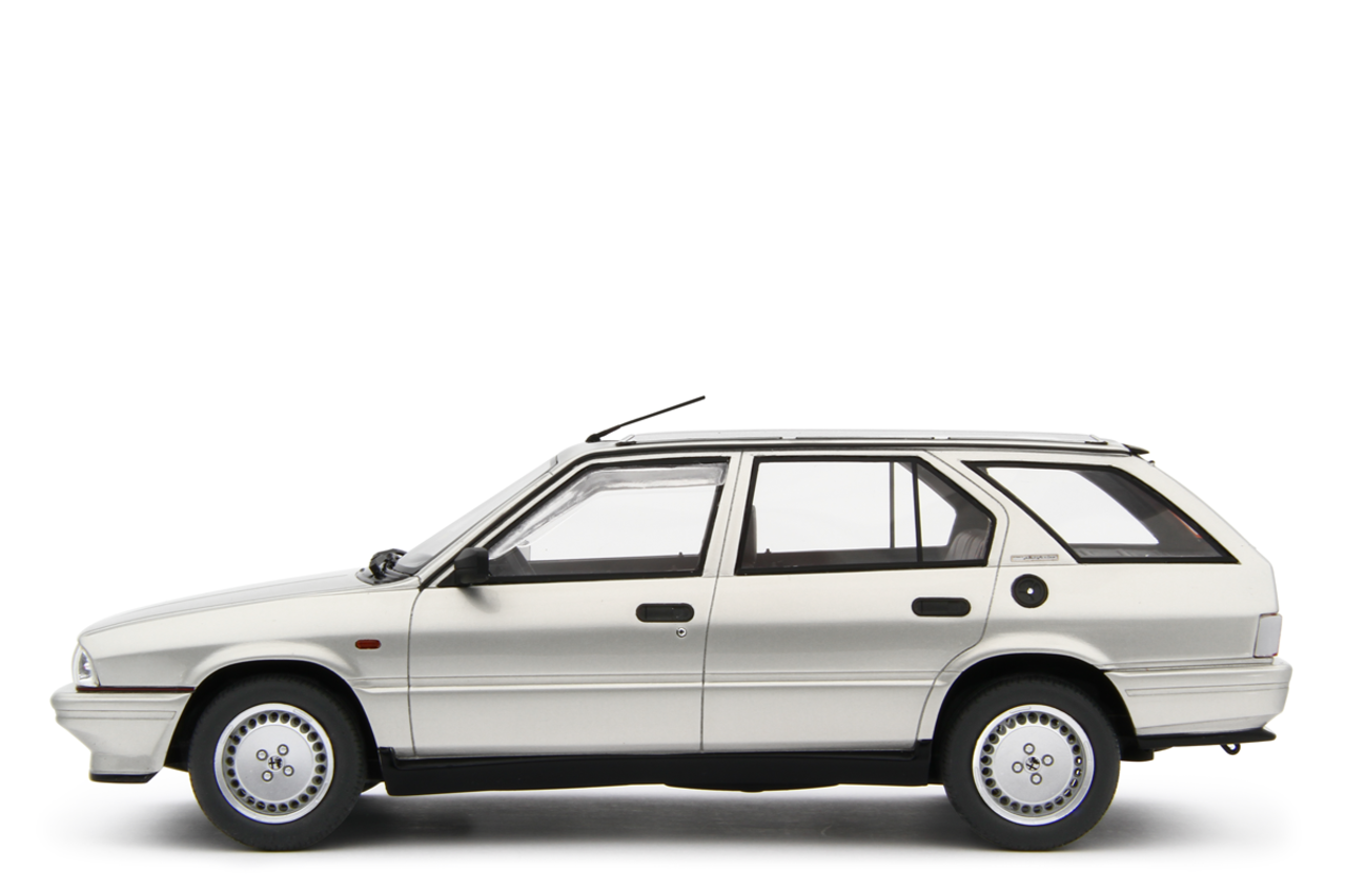 Alfa Romeo Alfa 33 1.7 Sport Wagon Q.V. 1988 - 1:18 - Laudoracing - Model