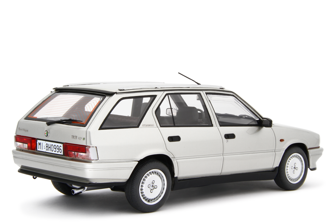 Alfa Romeo Alfa 33 1.7 Sport Wagon Q.V. 1988 - 1:18 - Laudoracing - Model