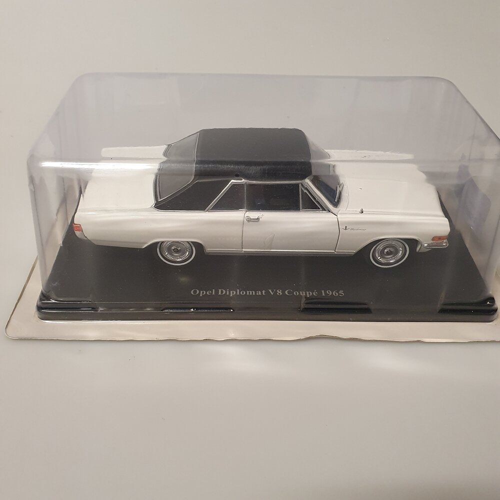 Opel Opel Diplomat V8 Coupe 1965 - 1:24 - Atlas