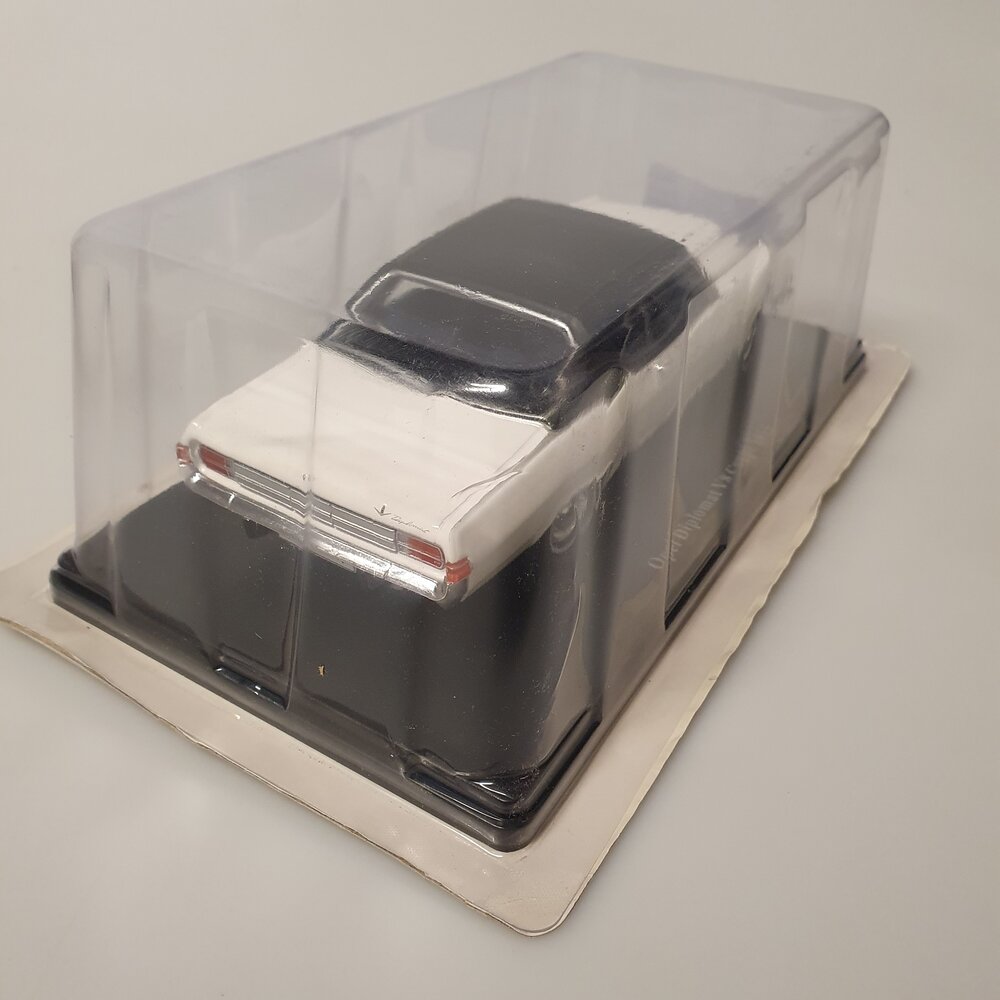 Opel Opel Diplomat V8 Coupe 1965 - 1:24 - Atlas