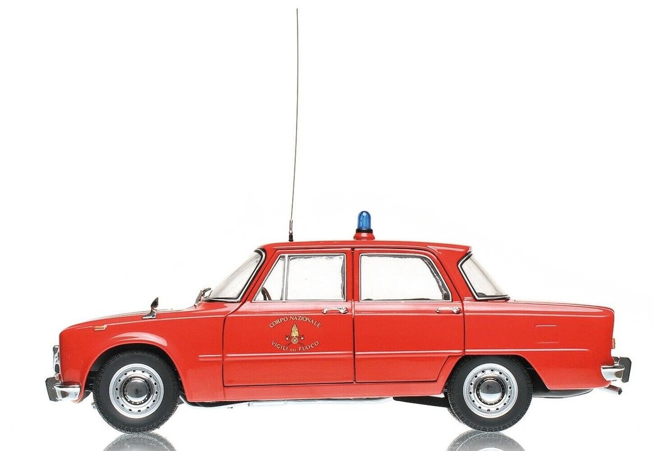 Alfa Romeo Alfa Romeo Giulia 1300 'Vigili Del Fuoco' 1966 - 1:18 - Minichamps Alfa Romeo Alfa Romeo Giulia 1300 'Vigili Del Fuoco' 1966 - 1:18 - Minichamps