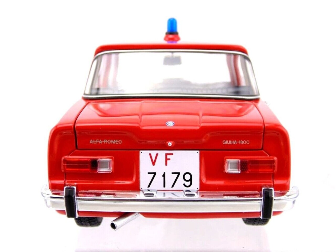 Alfa Romeo Alfa Romeo Giulia 1300 'Vigili Del Fuoco' 1966 - 1:18 - Minichamps Alfa Romeo Alfa Romeo Giulia 1300 'Vigili Del Fuoco' 1966 - 1:18 - Minichamps