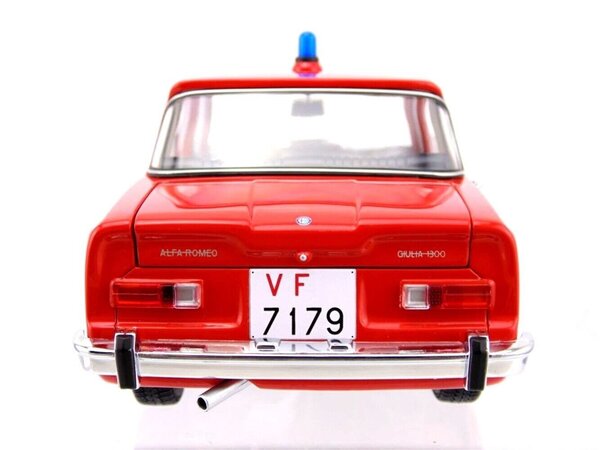 Alfa Romeo Alfa Romeo Giulia 1300 'Vigili Del Fuoco' 1966 - 1:18 - Minichamps Alfa Romeo Alfa Romeo Giulia 1300 'Vigili Del Fuoco' 1966 - 1:18 - Minichamps