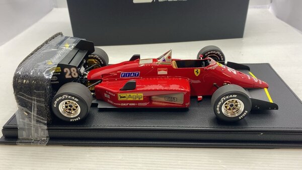 Formule 1 Ferrari 156/85 #28 Season 1985 R. Arnoux - 1:18 - GP Replicas Formule 1 Ferrari 156/85 #28 Season 1985 R. Arnoux - 1:18 - GP Replicas