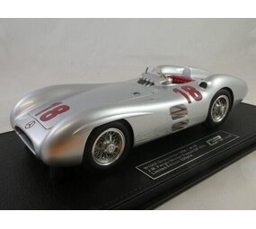 Formule 1 Mercedes-Benz W196R Streamliner #18 Winner GP France J.M.Fangio 1954 - 1:18 - GP Replicas Formule 1 Mercedes-Benz W196R Streamliner #18 Winner GP France J.M.Fangio 1954 - 1:18 - GP Replicas