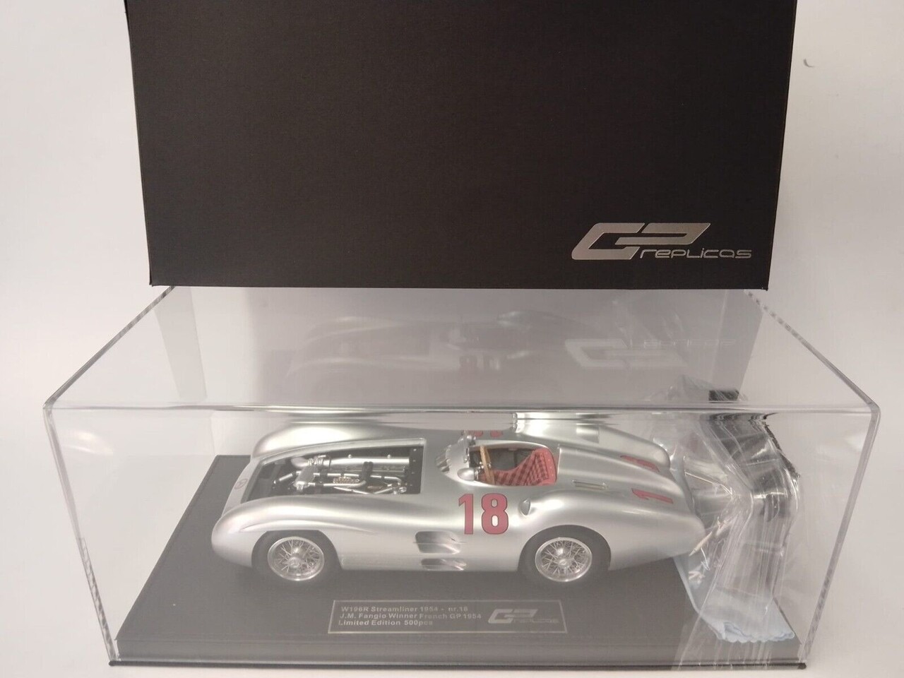 Formule 1 Mercedes-Benz W196R Streamliner #18 Winner GP France J.M.Fangio 1954 - 1:18 - GP Replicas Formule 1 Mercedes-Benz W196R Streamliner #18 Winner GP France J.M.Fangio 1954 - 1:18 - GP Replicas
