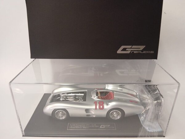 Formule 1 Mercedes-Benz W196R Streamliner #18 Winner GP France J.M.Fangio 1954 - 1:18 - GP Replicas Formule 1 Mercedes-Benz W196R Streamliner #18 Winner GP France J.M.Fangio 1954 - 1:18 - GP Replicas
