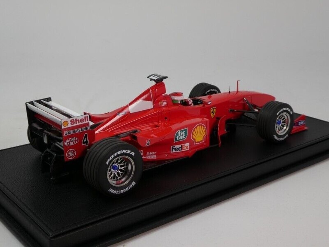 Formule 1 Ferrari 399 #3 Scuderia Ferrari Winner GP Monte Carlo Monaco 1999 + Pilot Figure M. Schumacher - 1:18 - GP Replicas Formule 1 Ferrari 399 #3 Scuderia Ferrari Winner GP Monte Carlo Monaco 1999 + Pilot Figure M. Schumacher - 1:18 - GP Replicas