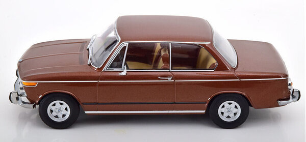 BMW BMW 2002 ti Diana 1970 - 1:18 - KK Scale
