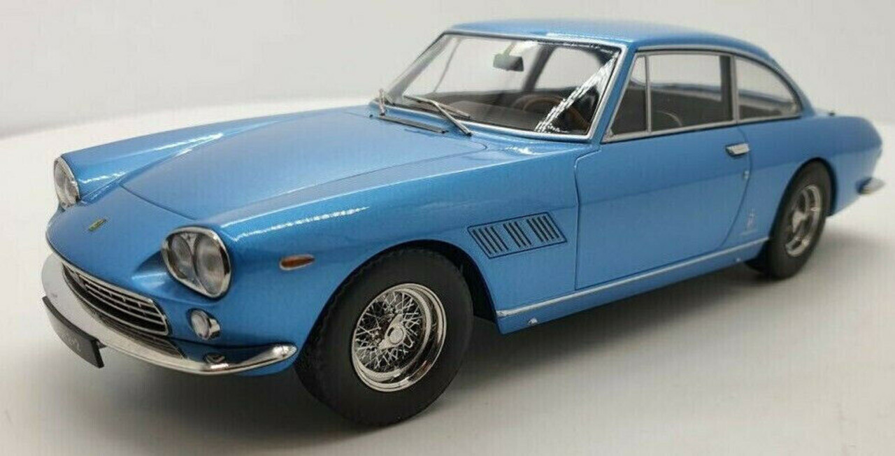 Ferrari Ferrari 330 GT2+2 1964 - 1:18 - KK Scale Ferrari Ferrari 330 GT2+2 1964 - 1:18 - KK Scale