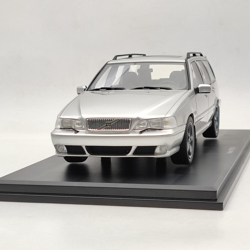 Volvo Volvo V70R Station Wagon 1998 - 1:18 - DNA Collectibles