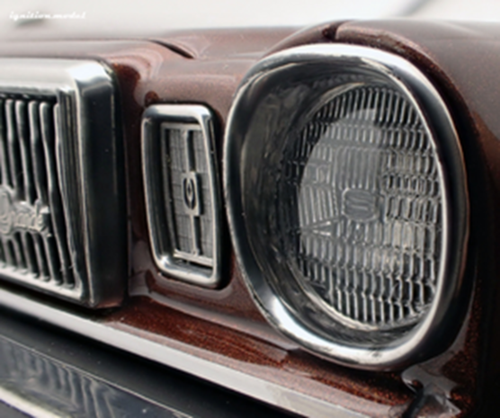 Toyota Toyota Mark II Sedan Grande (MX41) - 1:18 - Ignition Model