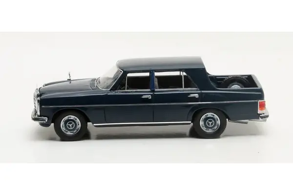 Binz Binz W115 Pick-Up RA Double Cabina - 1:43 - Matrix Scale Models Binz Binz W115 Pick-Up RA Double Cabina - 1:43 - Matrix Scale Models