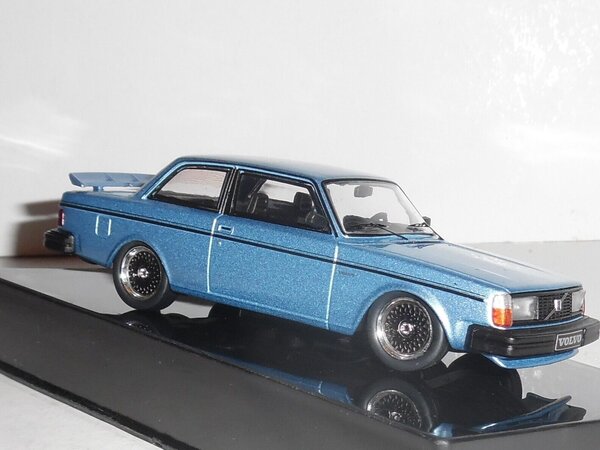 Volvo Volvo 240 Turbo Custom 1980 - 1:43 - IXO Model Volvo Volvo 240 Turbo Custom 1980 - 1:43 - IXO Model