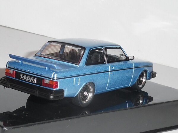 Volvo Volvo 240 Turbo Custom 1980 - 1:43 - IXO Model Volvo Volvo 240 Turbo Custom 1980 - 1:43 - IXO Model
