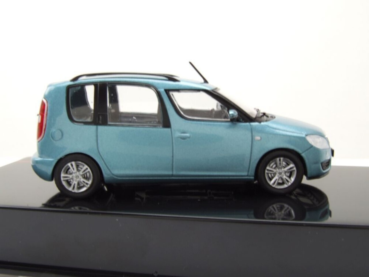 Skoda Skoda Roomster 2007 - 1:43 - IXO Models Skoda Skoda Roomster 2007 - 1:43 - IXO Models