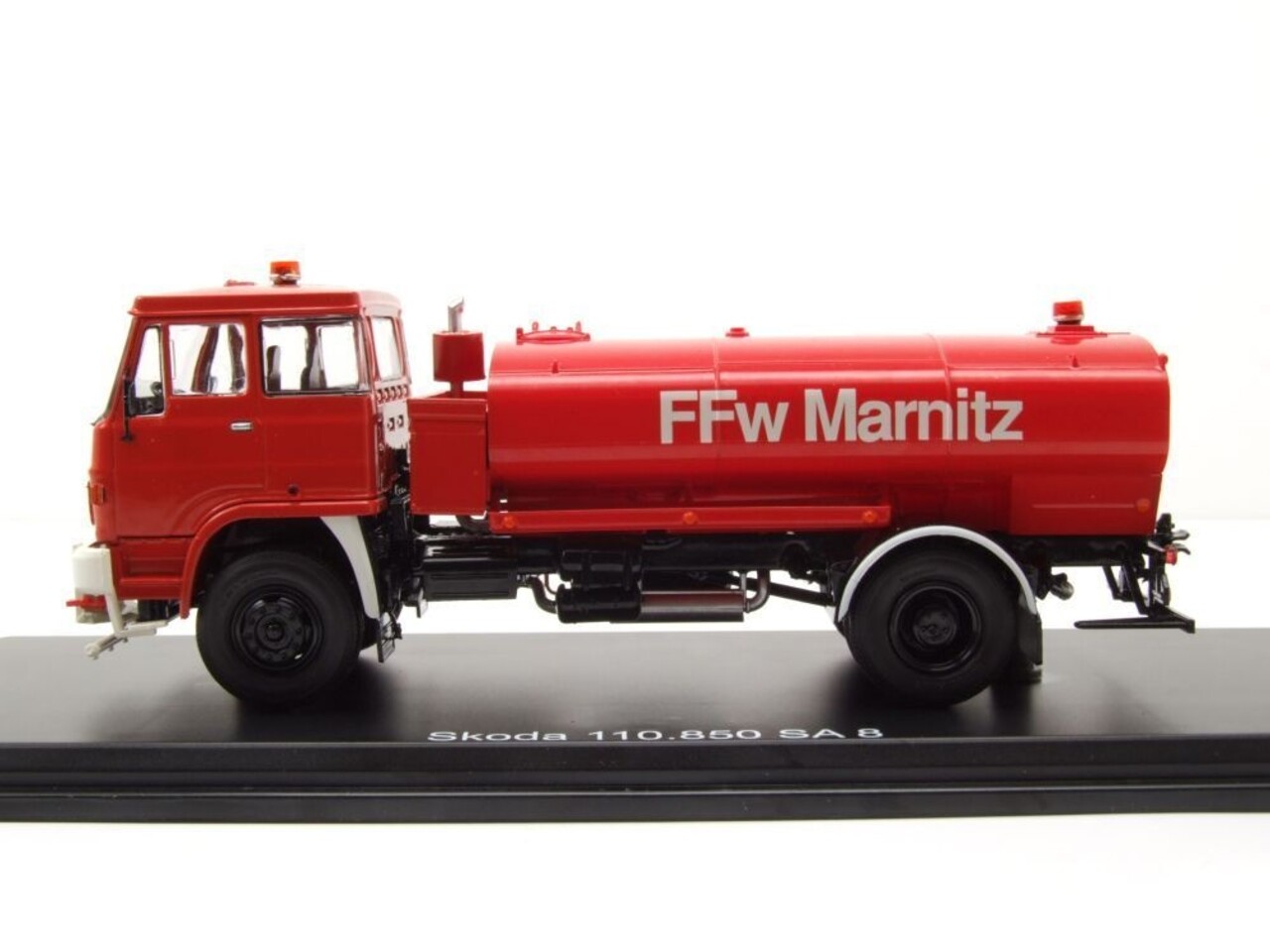 Skoda Škoda 100.850 SA 8 Firetruck FFw Marnitz - 1:43 - Premium ClassiXXs Skoda Škoda 100.850 SA 8 Firetruck FFw Marnitz - 1:43 - Premium ClassiXXs