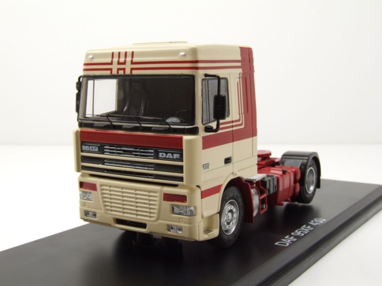 Daf DAF 95XF 430 Tractor 4x2 - 1:43 - Premium ClassiXXs Daf DAF 95XF 430 Tractor 4x2 - 1:43 - Premium ClassiXXs