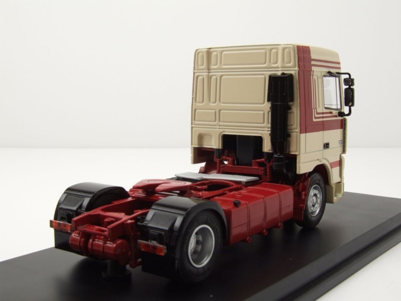 Daf DAF 95XF 430 Tractor 4x2 - 1:43 - Premium ClassiXXs Daf DAF 95XF 430 Tractor 4x2 - 1:43 - Premium ClassiXXs