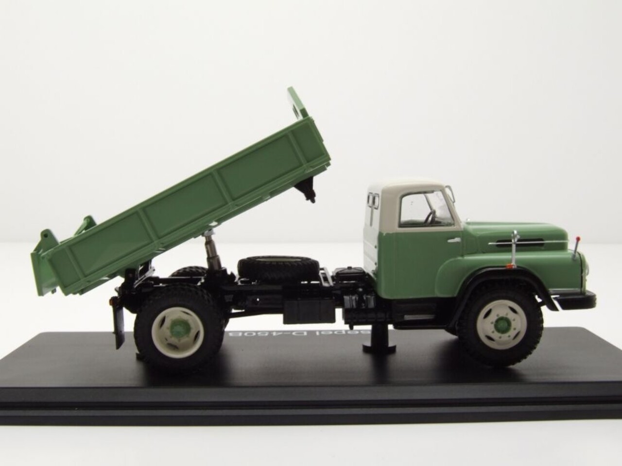 Csepel Csepel D-450B Tipper Dump Truck  - 1:43 - Premium ClassiXXs Csepel Csepel D-450B Tipper Dump Truck  - 1:43 - Premium ClassiXXs