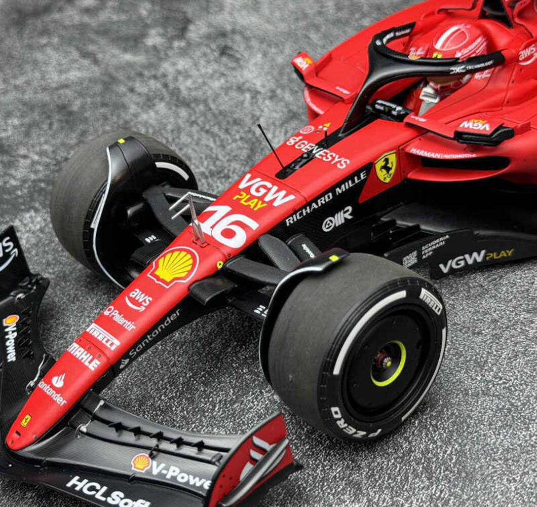 Formule 1 Ferrari  SF-23 #16 4th GP Singapore 2023 C.Leclerc + Showcase  - 1:18 - BBR