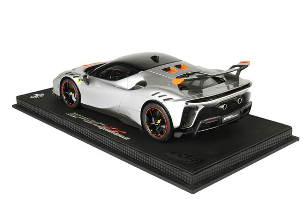 Ferrari Ferrari SF90 XX Stradale 2024 + Showcase - 1:18 - BBR Ferrari Ferrari SF90 XX Stradale 2024 + Showcase - 1:18 - BBR