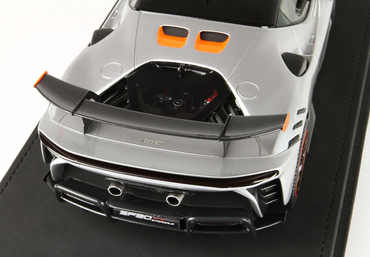 Ferrari Ferrari SF90 XX Stradale 2024 + Showcase - 1:18 - BBR Ferrari Ferrari SF90 XX Stradale 2024 + Showcase - 1:18 - BBR