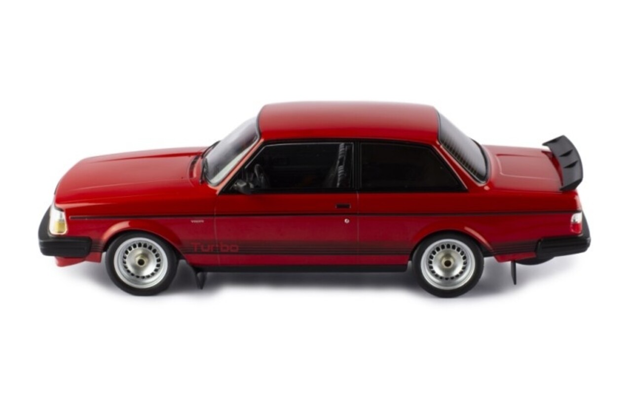 Volvo Volvo 240 Turbo 'Custom' 1984 - 1:18 - IXO Models