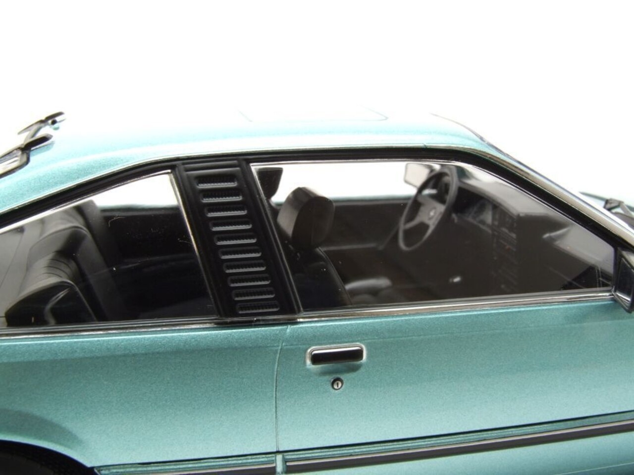 Opel Opel Monza 2.5 E 1983 - 1:18 - Norev