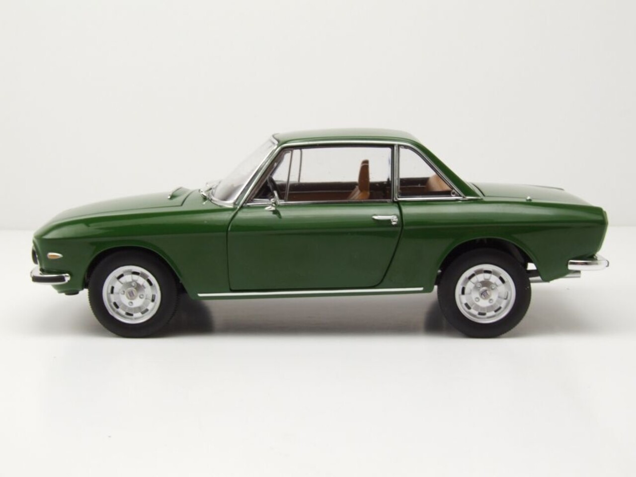 Lancia Lancia Fulvia 3 Series 1975 - 1:18 - Norev Lancia Lancia Fulvia 3 Series 1975 - 1:18 - Norev