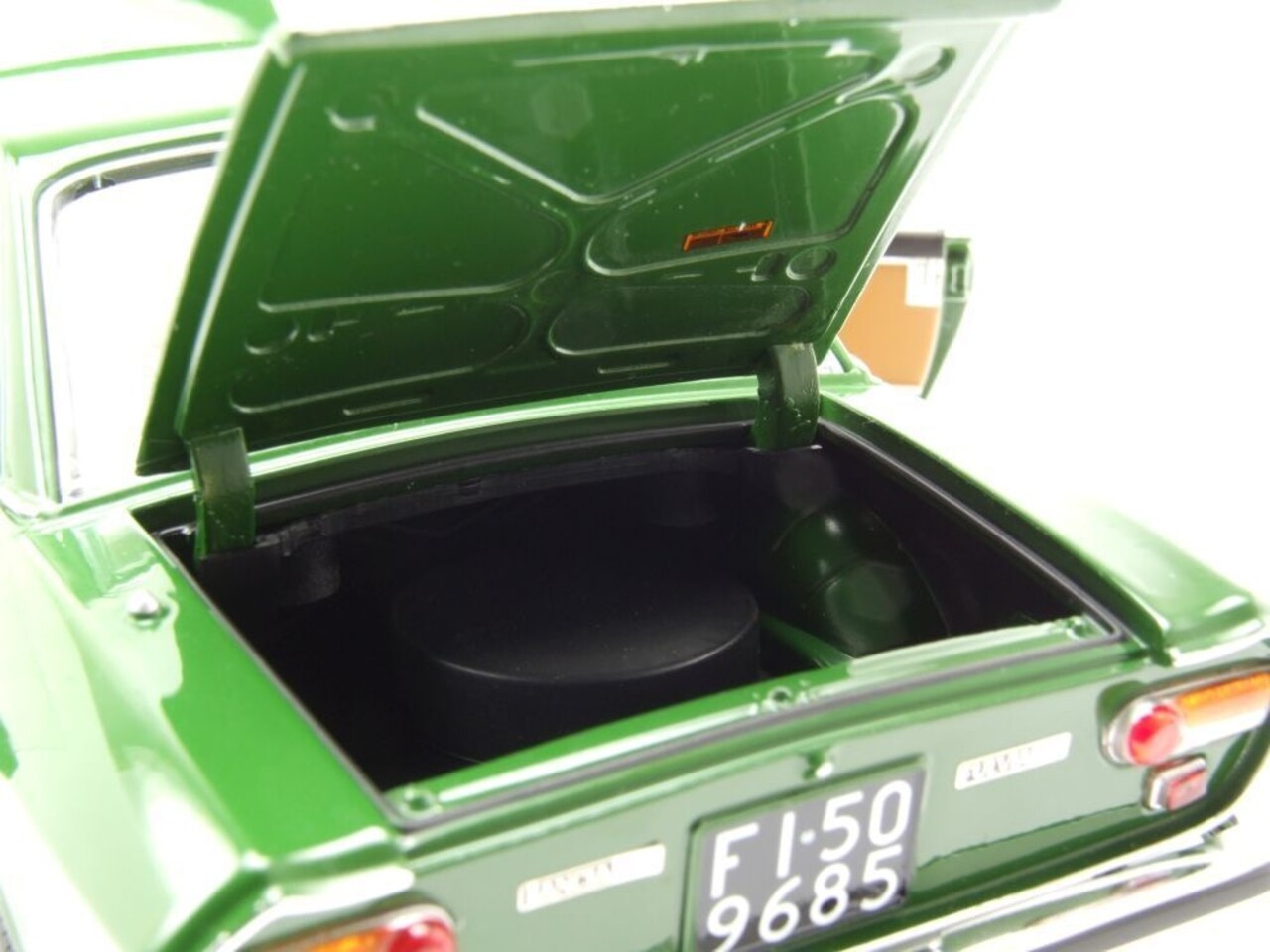 Lancia Lancia Fulvia 3 Series 1975 - 1:18 - Norev Lancia Lancia Fulvia 3 Series 1975 - 1:18 - Norev