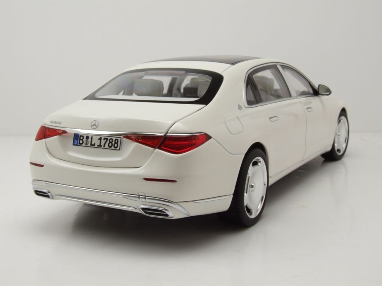 Mercedes-Benz Mercedes Maybach S 680 4Matic 2021 - 1:18 - Norev