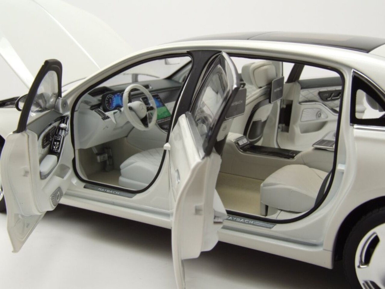 Mercedes-Benz Mercedes Maybach S 680 4Matic 2021 - 1:18 - Norev