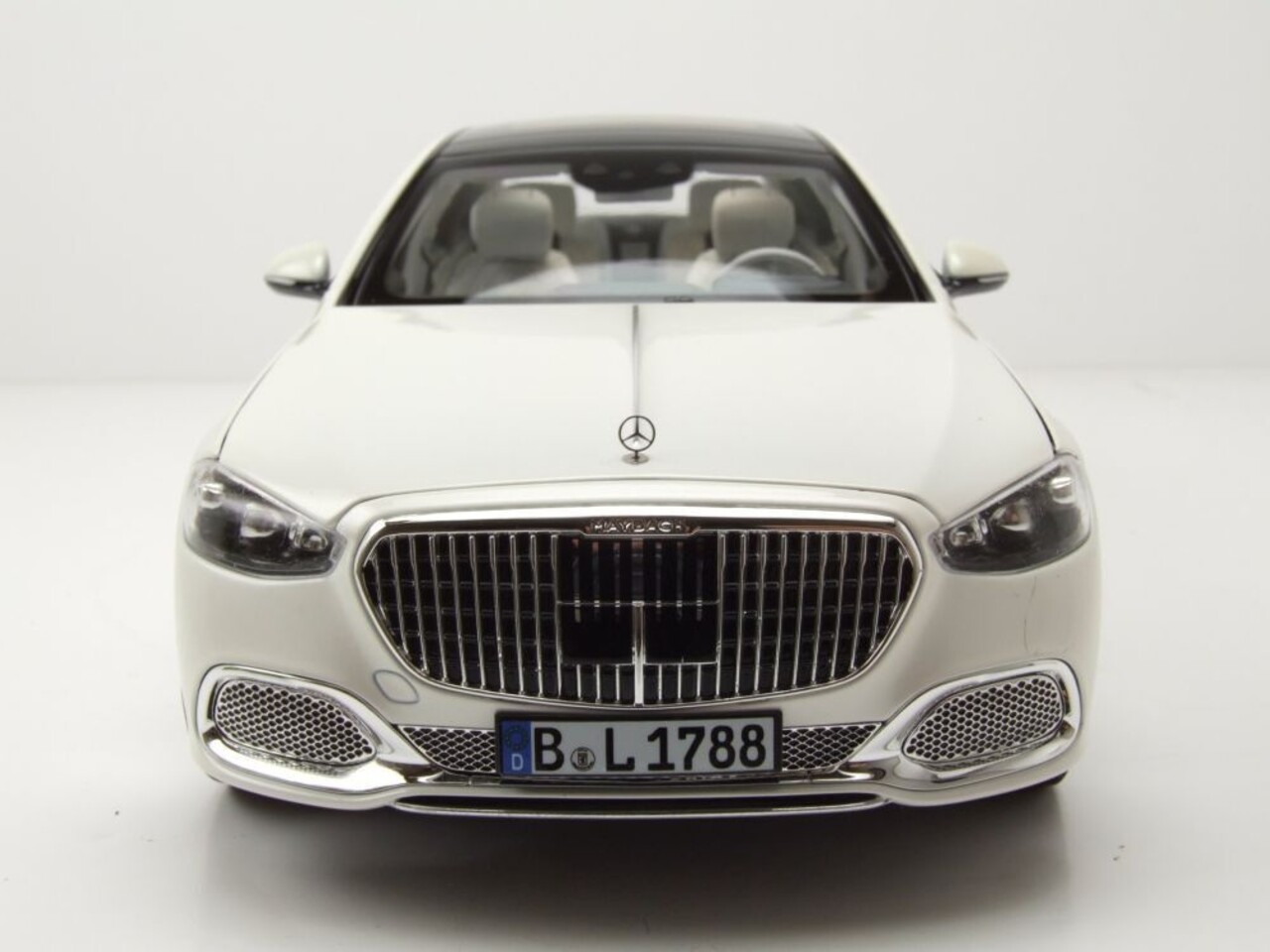 Mercedes-Benz Mercedes Maybach S 680 4Matic 2021 - 1:18 - Norev