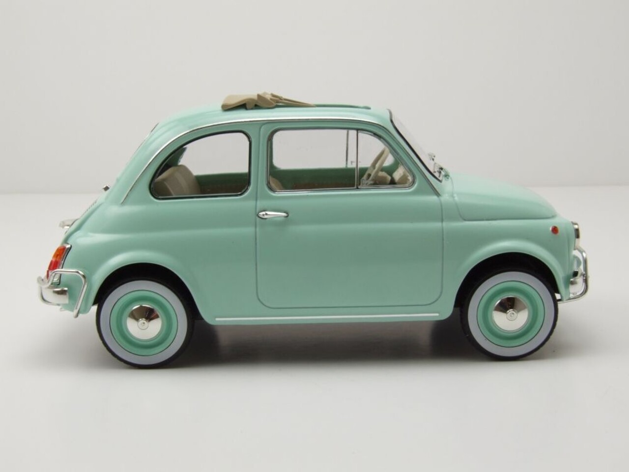 Fiat Fiat 500L 1968 (Birth Packaging) - 1:18 - Norev