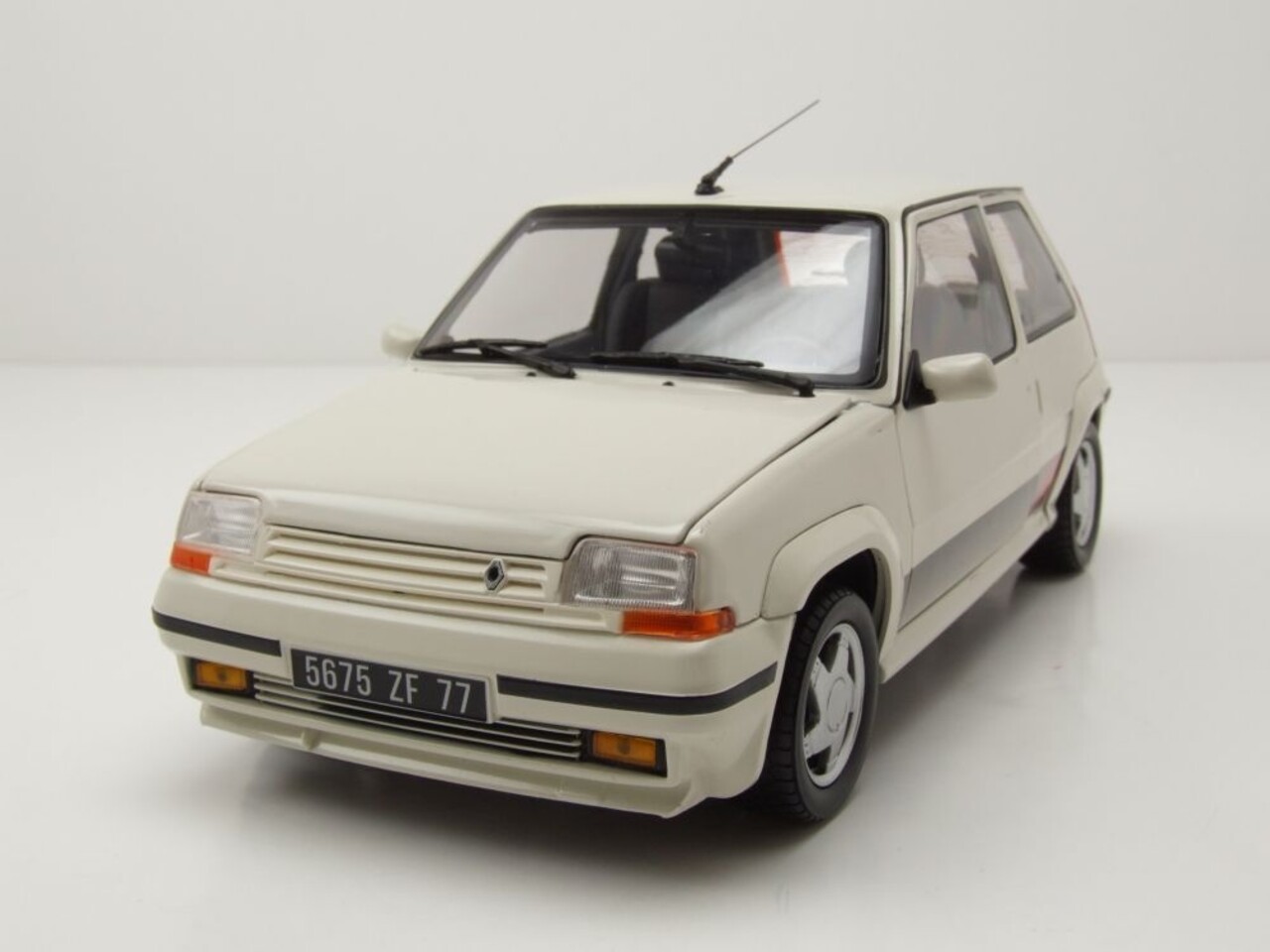 Renault Renault 5 GT Turbo Phase 2 1989 - 1:18 - Norev Renault Renault 5 GT Turbo Phase 2 1989 - 1:18 - Norev