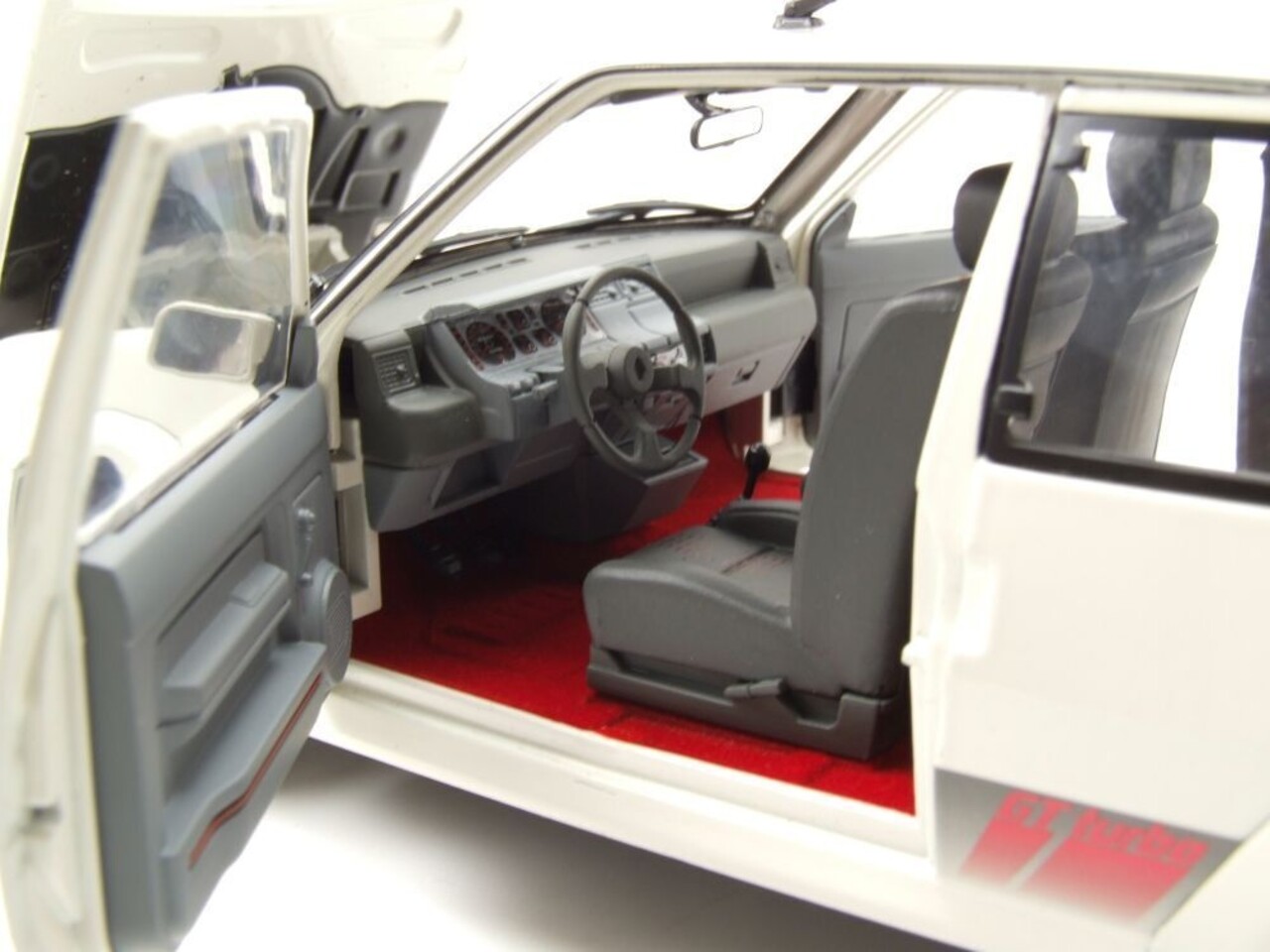 Renault Renault 5 GT Turbo Phase 2 1989 - 1:18 - Norev Renault Renault 5 GT Turbo Phase 2 1989 - 1:18 - Norev