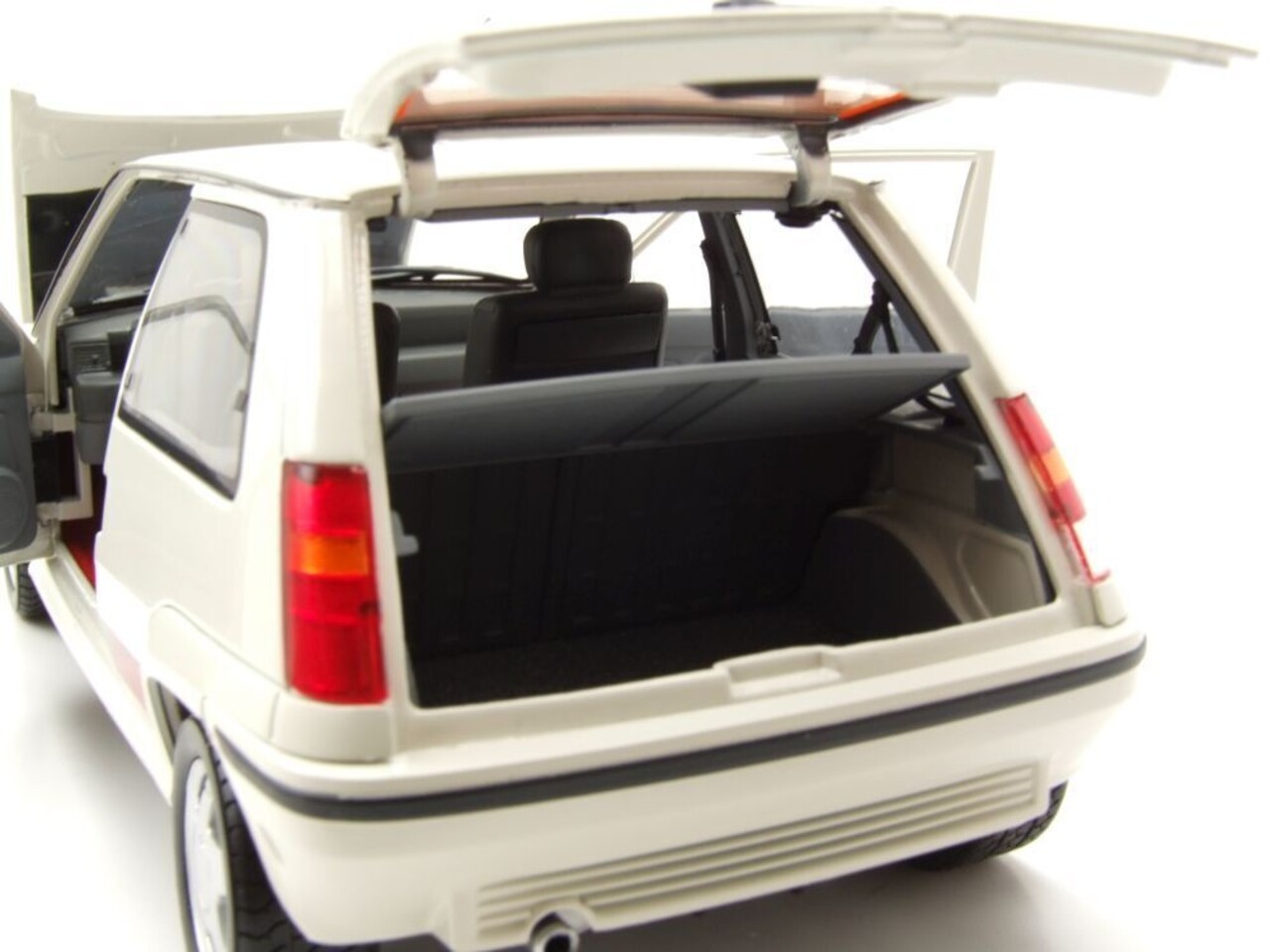 Renault Renault 5 GT Turbo Phase 2 1989 - 1:18 - Norev Renault Renault 5 GT Turbo Phase 2 1989 - 1:18 - Norev