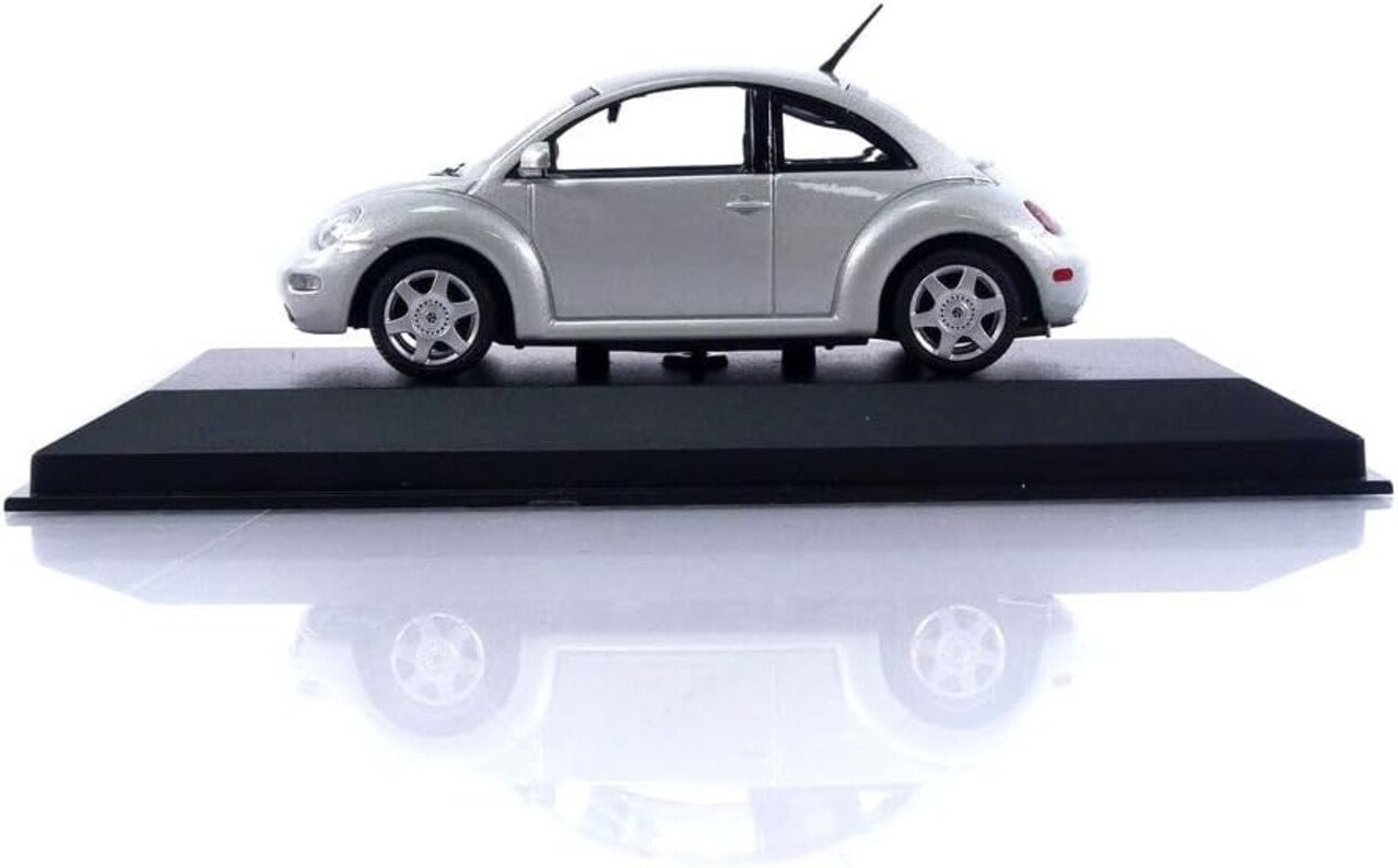 Volkswagen Volkswagen New Beetle 1998 - 1:43 - MaXichamps Volkswagen Volkswagen New Beetle 1998 - 1:43 - MaXichamps
