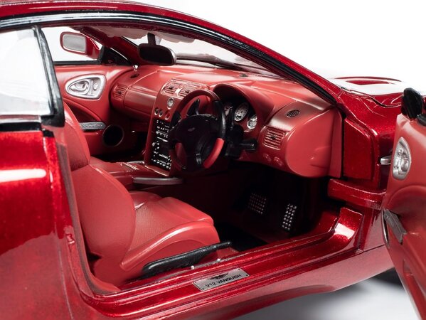 Aston Martin Aston Martin V12 Vanquish 2005 - 1:18 - Auto World