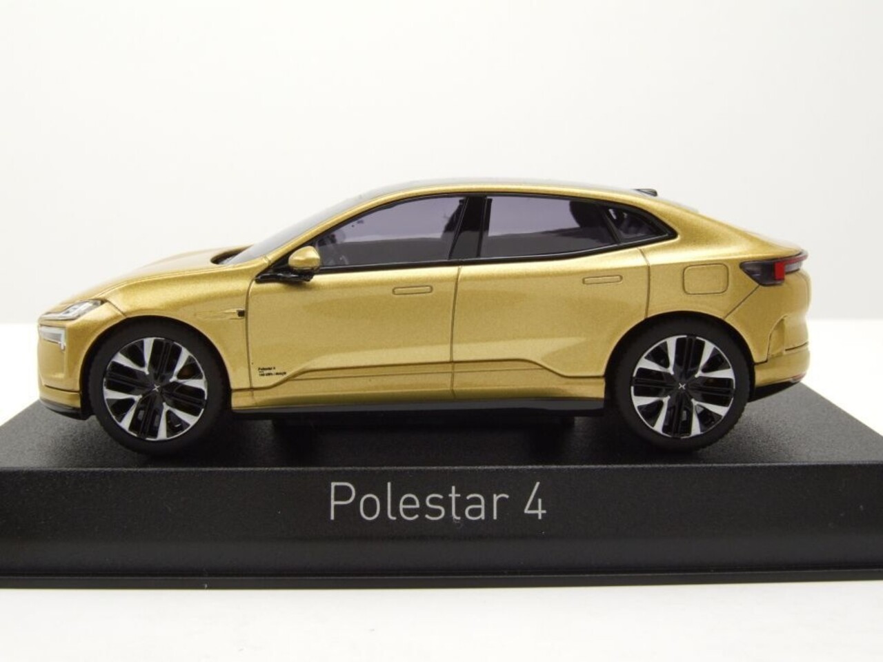 Polestar Polestar 4  2024  - 1:43 - Norev Polestar Polestar 4  2024  - 1:43 - Norev