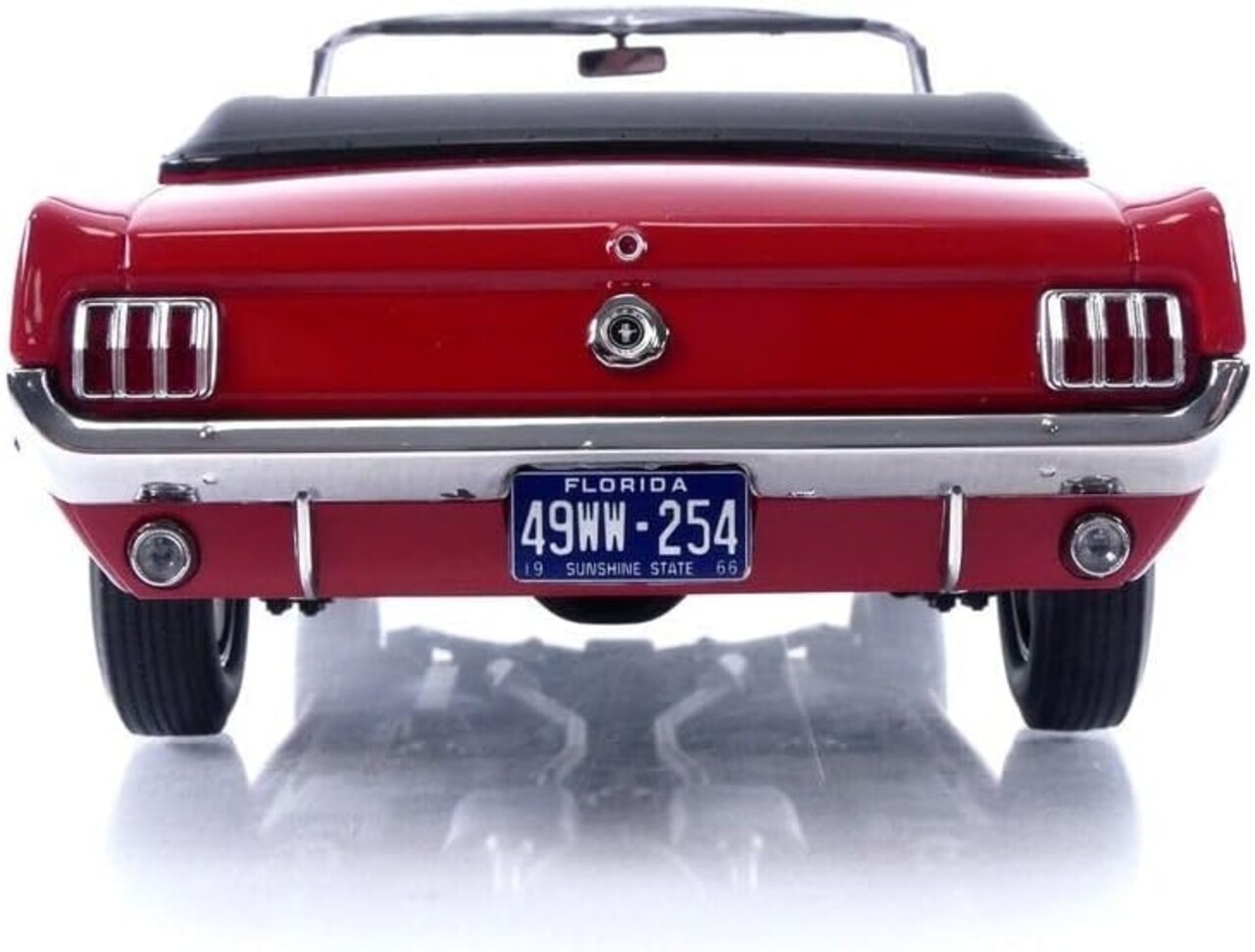 Ford Ford Mustang Convertible 1966 - 1:18 - Norev Ford Ford Mustang Convertible 1966 - 1:18 - Norev