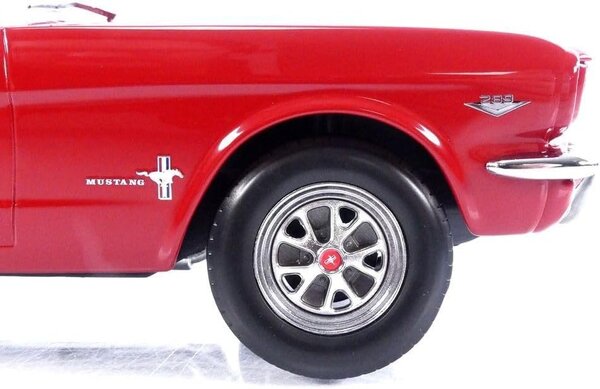 Ford Ford Mustang Convertible 1966 - 1:18 - Norev Ford Ford Mustang Convertible 1966 - 1:18 - Norev
