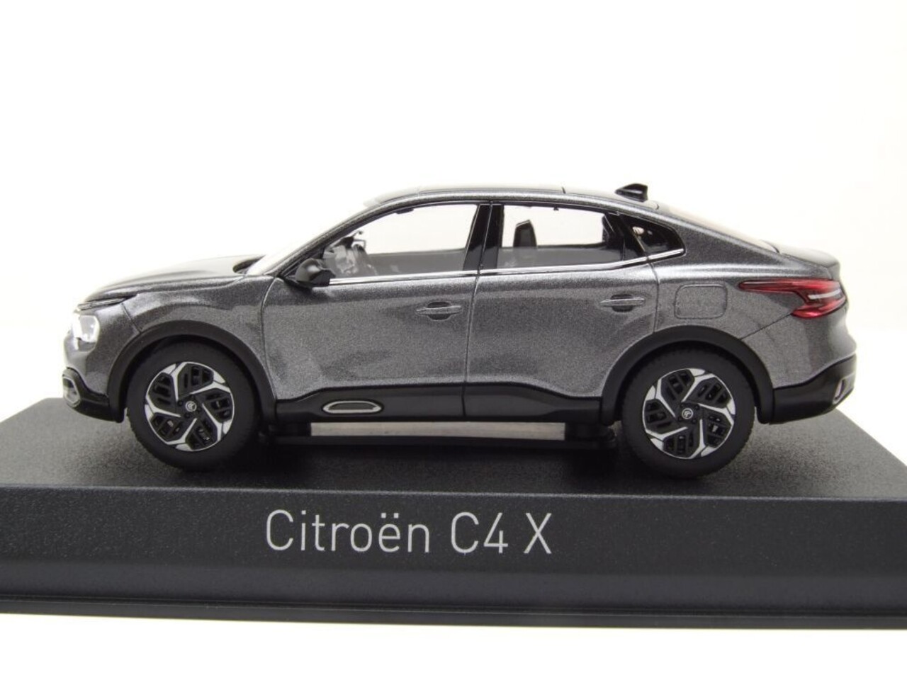 Citroen Citroen C4 X 2023 - 1:43 - Norev