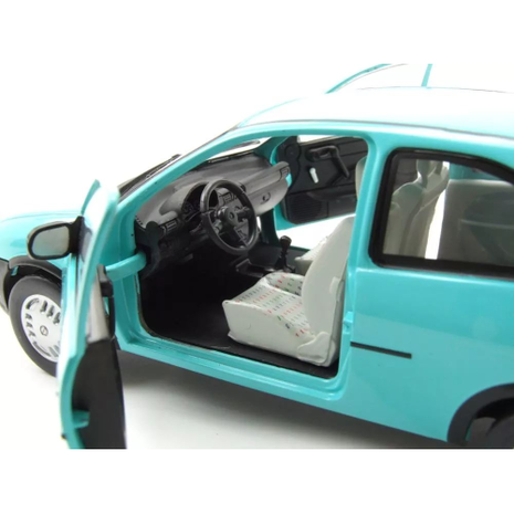 Opel Opel Corsa B 1993 - 1:24 - Whitebox Opel Opel Corsa B 1993 - 1:24 - Whitebox