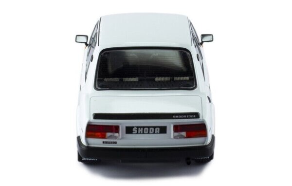Skoda Škoda 130 L 1988 - 1:18 - IXO Models Skoda Škoda 130 L 1988 - 1:18 - IXO Models