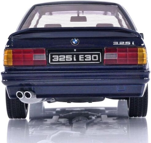 BMW BMW 325i M-Paket 2 1988 - 1:18 - KK Scale