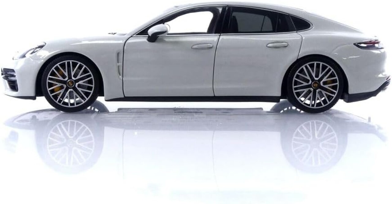 Porsche Porsche Panamera Turbo S 2020 - 1:18 - Minichamps